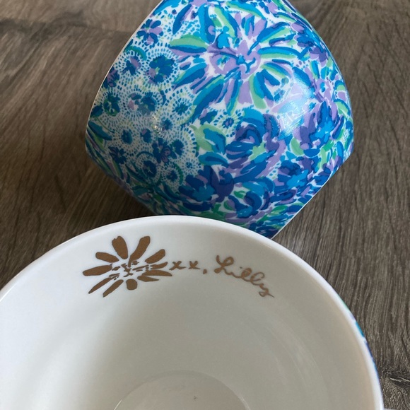 🟢mix and match 2 for $20🟢 Lilly Pulitzer Ceramic Mugs (set of 2) - Picture 2 of 5